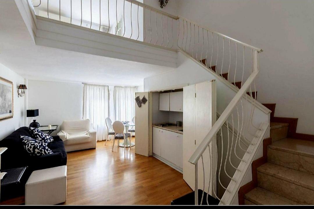 Luxury Archimede 80 * Rome