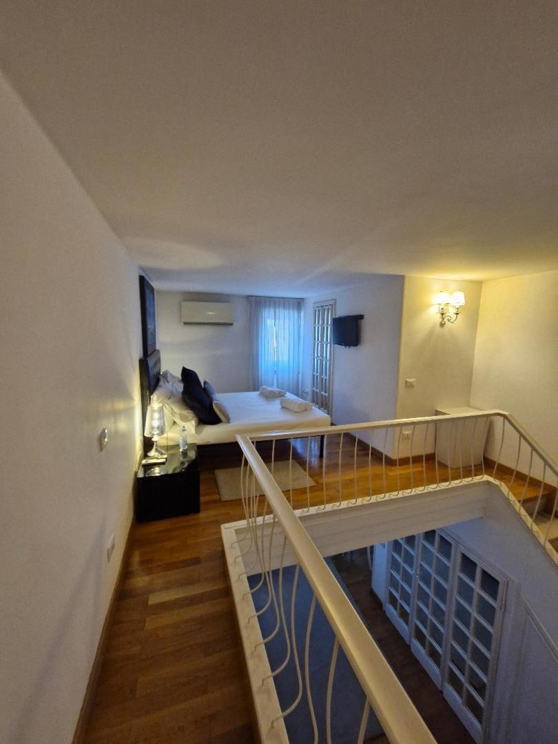Apartment Luxury Archimede 80 *